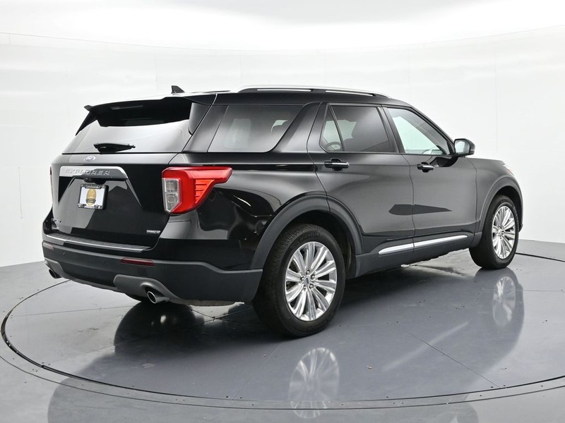 Ford Explorer Vehicle Full-screen Gallery Image 6