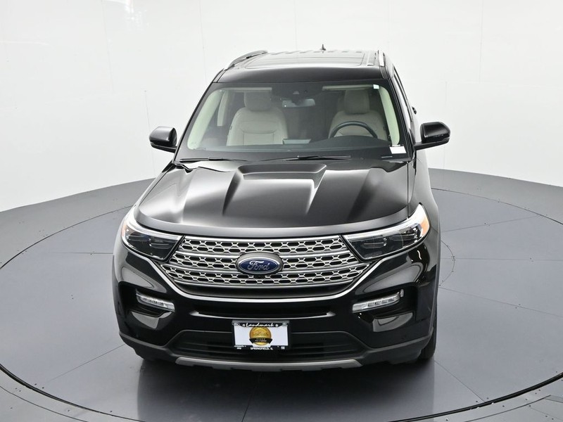 Ford Explorer Vehicle Full-screen Gallery Image 20
