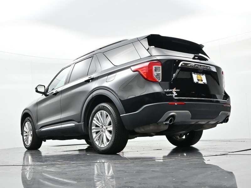 Ford Explorer Vehicle Full-screen Gallery Image 23