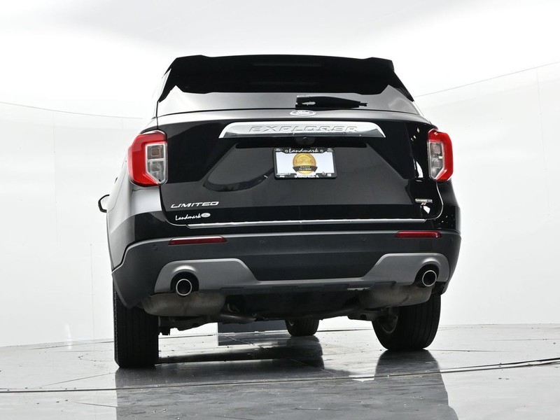 Ford Explorer Vehicle Full-screen Gallery Image 24