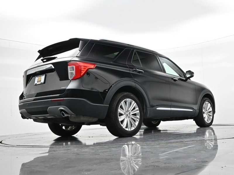 Ford Explorer Vehicle Full-screen Gallery Image 25