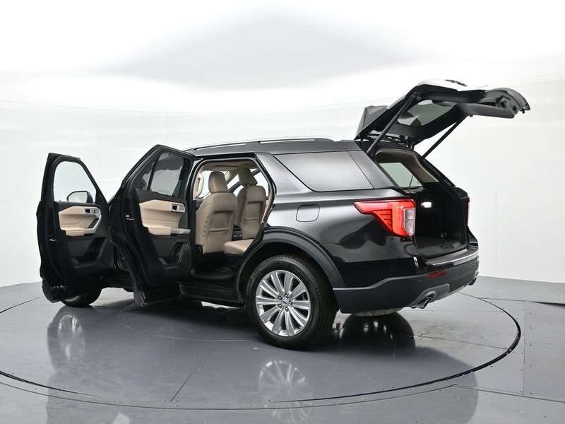 Ford Explorer Vehicle Full-screen Gallery Image 28