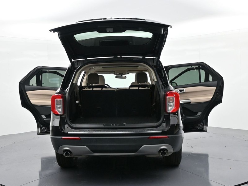 Ford Explorer Vehicle Full-screen Gallery Image 30