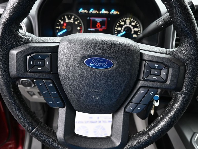 Ford F-150 Vehicle Full-screen Gallery Image 13