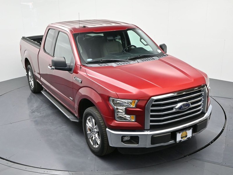 Ford F-150 Vehicle Full-screen Gallery Image 16