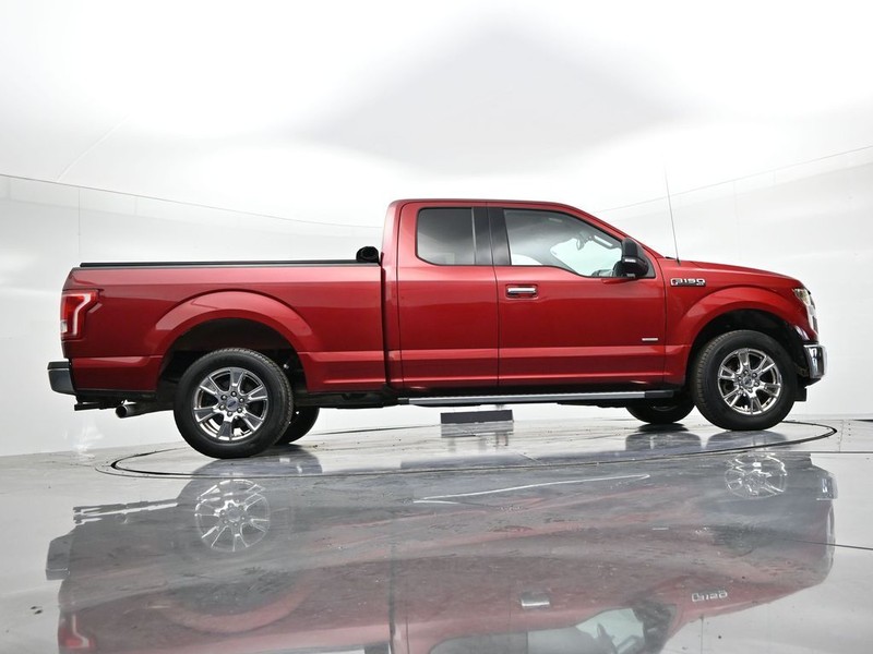 Ford F-150 Vehicle Full-screen Gallery Image 23