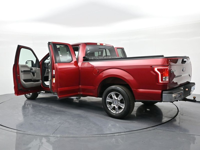 Ford F-150 Vehicle Full-screen Gallery Image 25