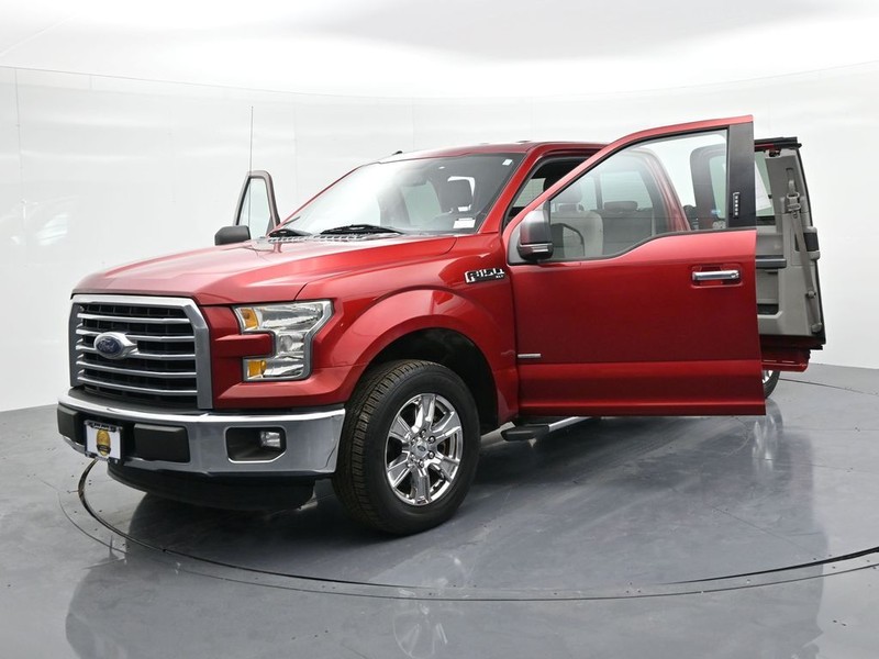 Ford F-150 Vehicle Full-screen Gallery Image 26