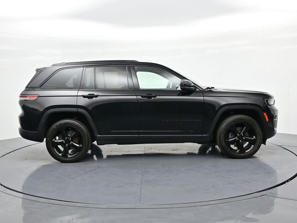 Jeep Grand Cherokee Vehicle Full-screen Gallery Image 5