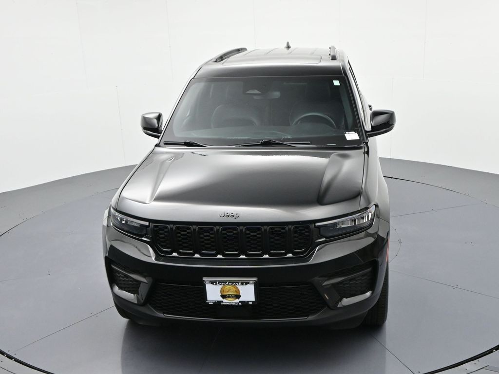 Jeep Grand Cherokee Vehicle Full-screen Gallery Image 18