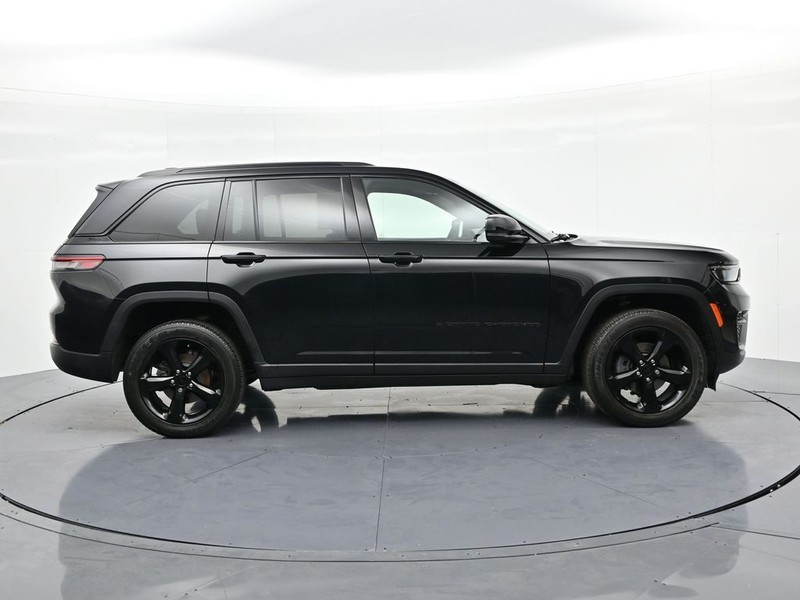 Jeep Grand Cherokee Vehicle Full-screen Gallery Image 5