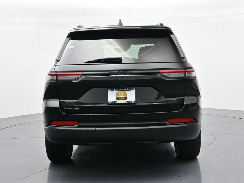 Jeep Grand Cherokee Vehicle Full-screen Gallery Image 7