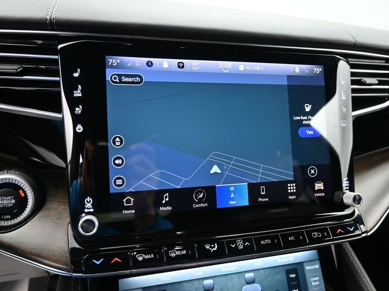 Jeep Grand Wagoneer Vehicle Full-screen Gallery Image 14