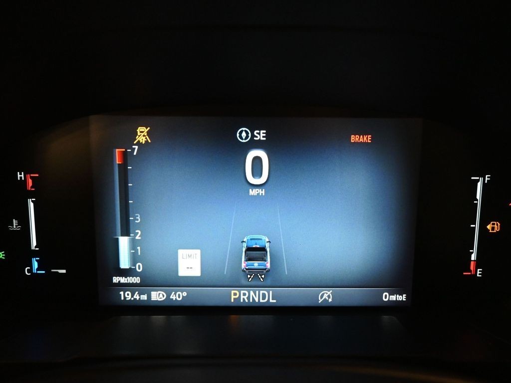 Ford Maverick Vehicle Full-screen Gallery Image 10