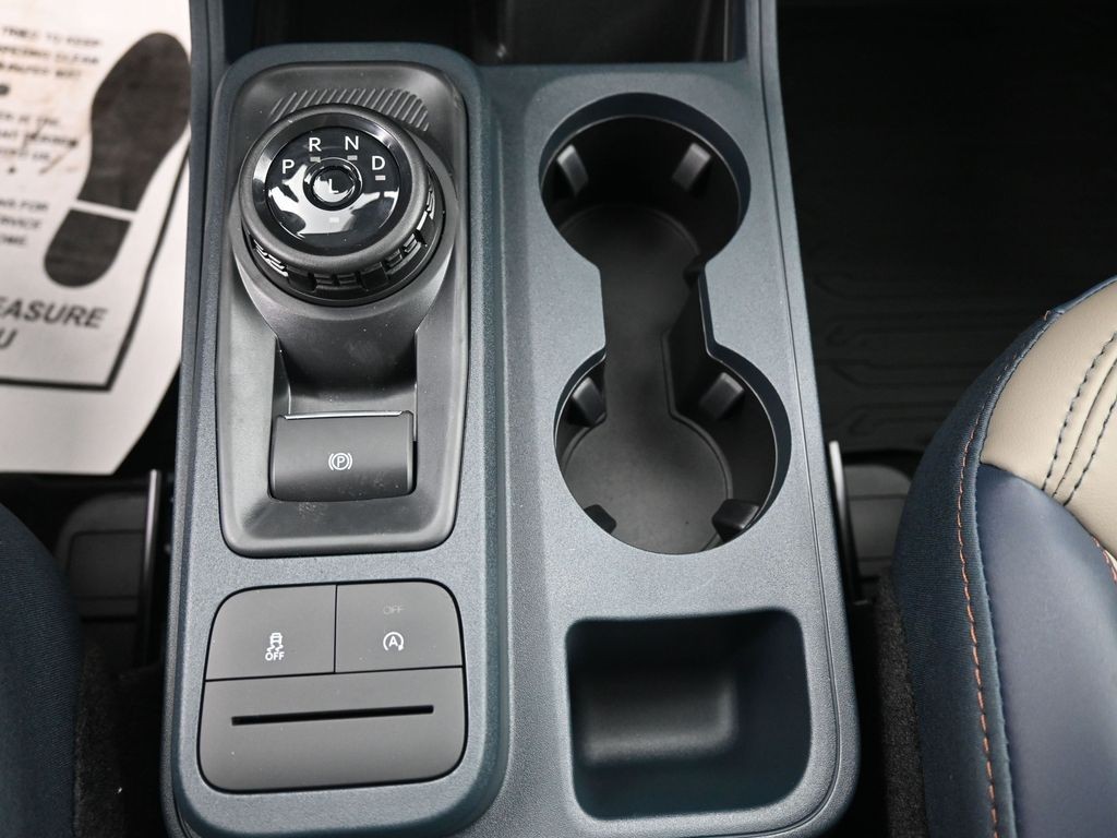 Ford Maverick Vehicle Full-screen Gallery Image 19