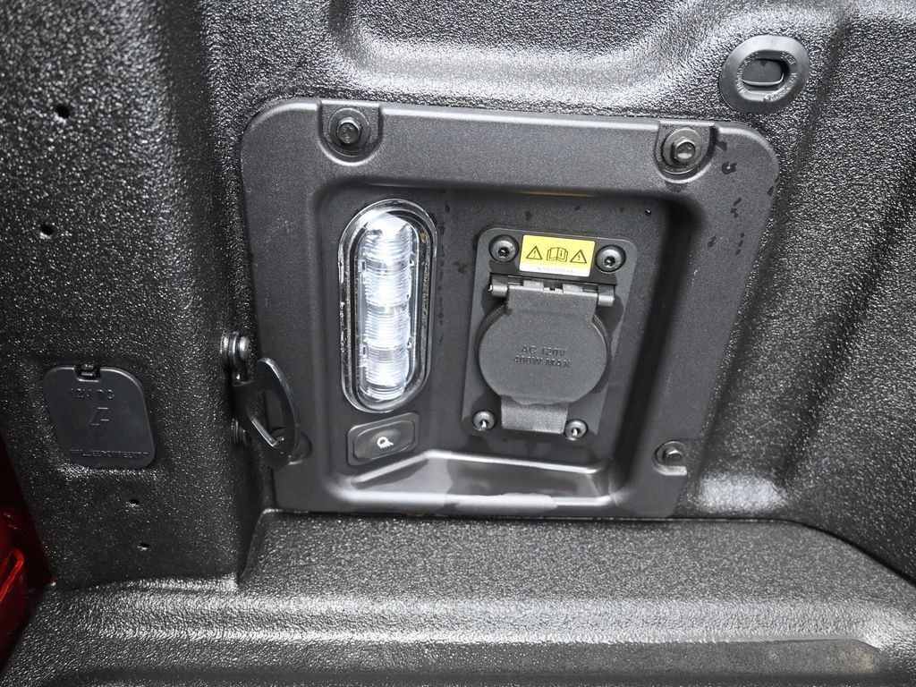 Ford Maverick Vehicle Full-screen Gallery Image 22