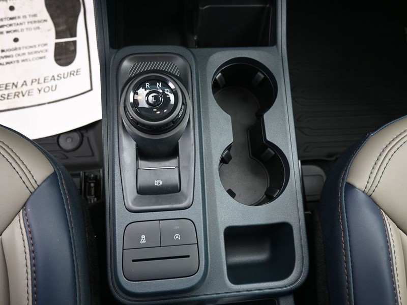 Ford Maverick Vehicle Full-screen Gallery Image 12