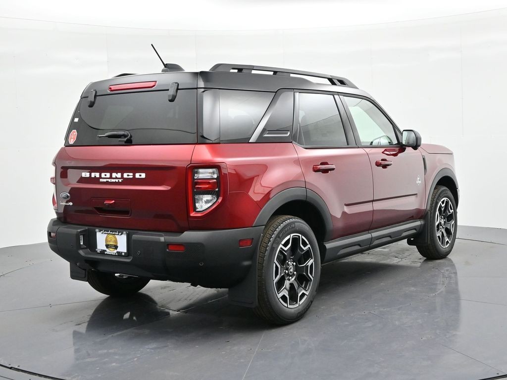 Ford Bronco Sport Vehicle Full-screen Gallery Image 6