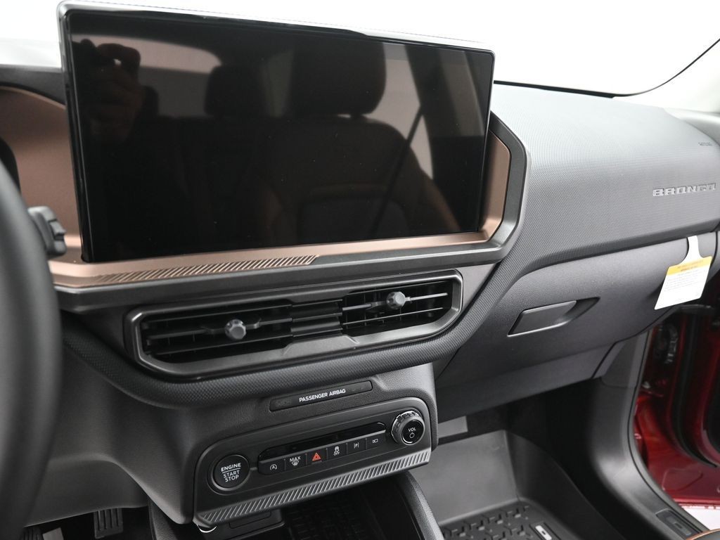 Ford Bronco Sport Vehicle Full-screen Gallery Image 11