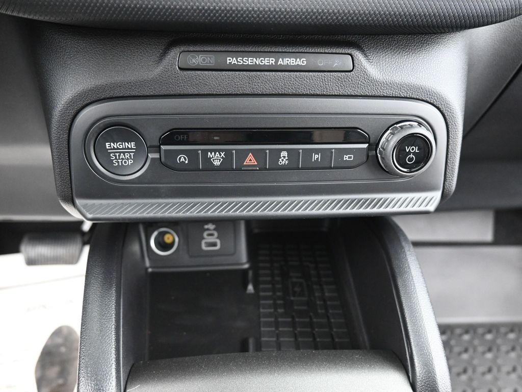 Ford Bronco Sport Vehicle Full-screen Gallery Image 12