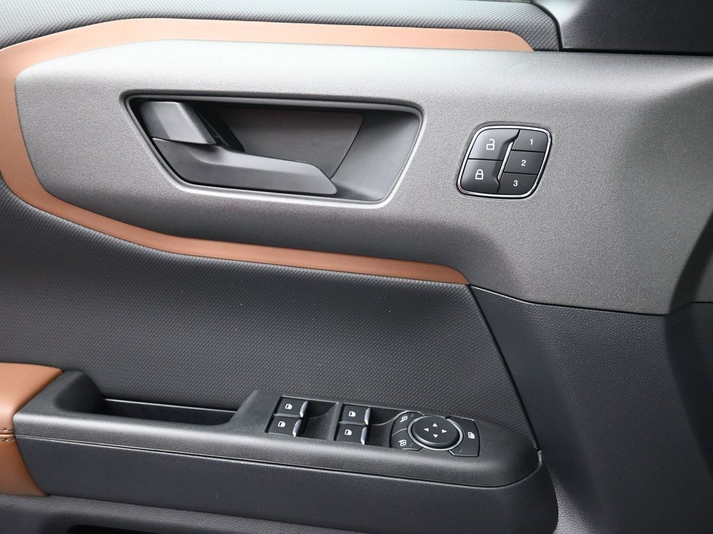 Ford Bronco Sport Vehicle Full-screen Gallery Image 15