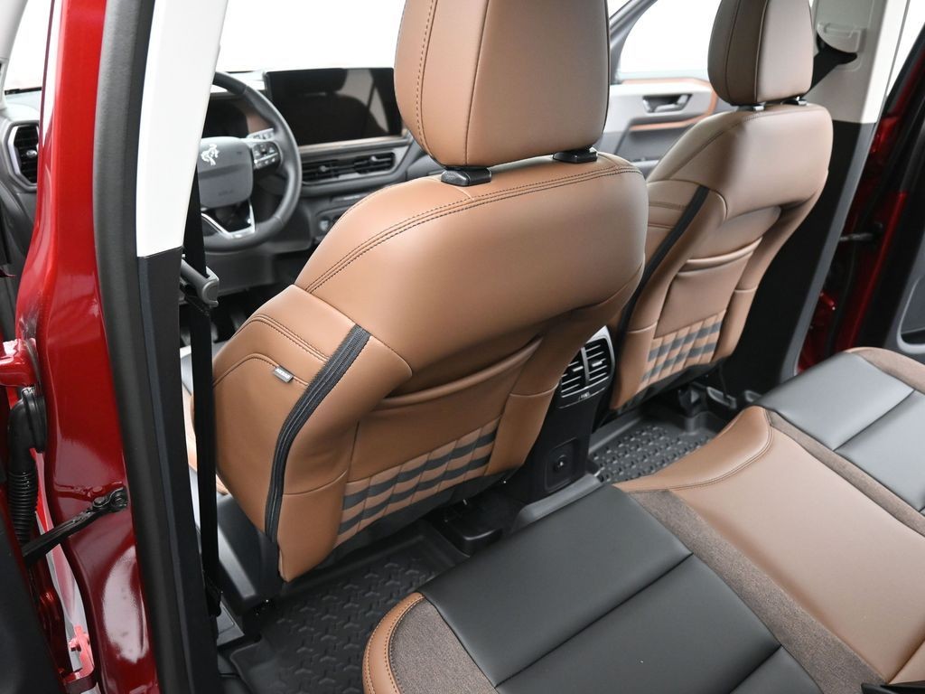 Ford Bronco Sport Vehicle Full-screen Gallery Image 17