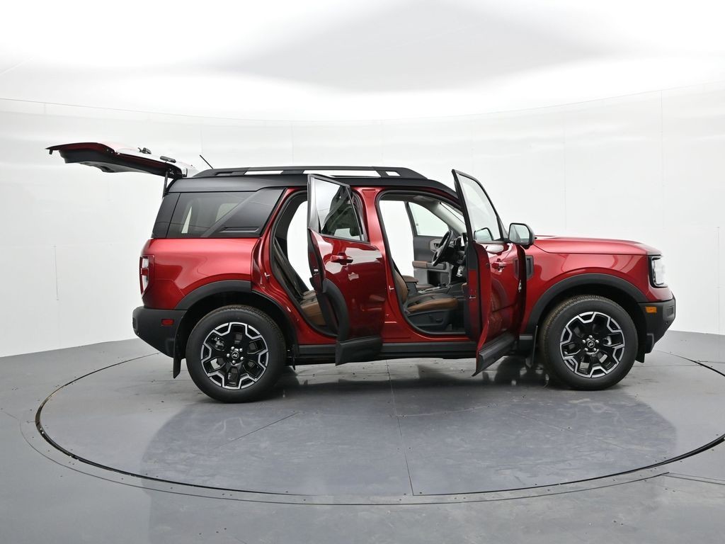 Ford Bronco Sport Vehicle Full-screen Gallery Image 26