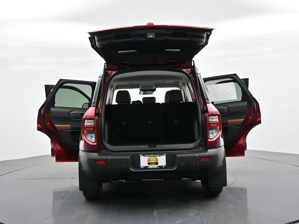 Ford Bronco Sport Vehicle Full-screen Gallery Image 29