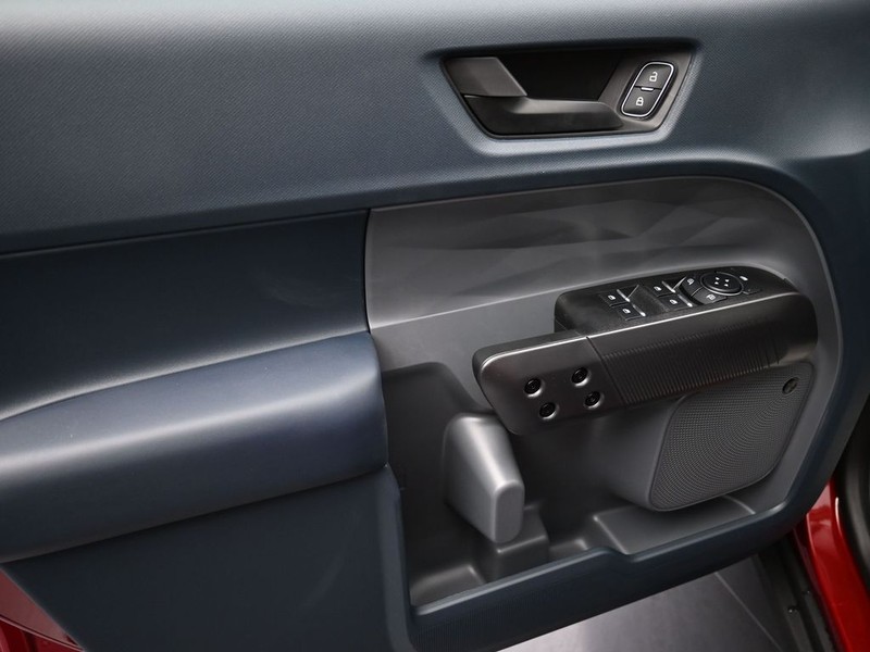 Ford Maverick Vehicle Full-screen Gallery Image 11