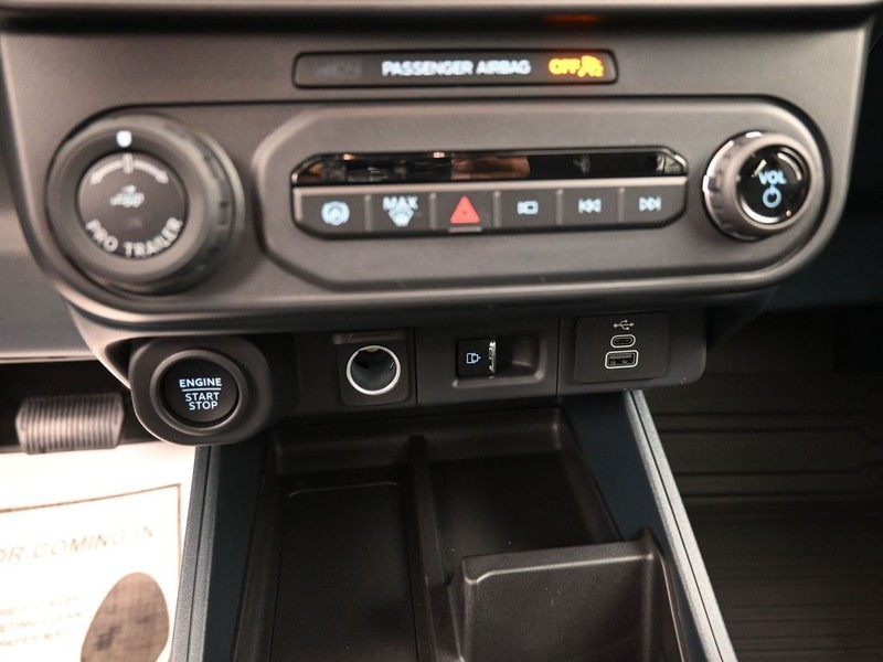 Ford Maverick Vehicle Full-screen Gallery Image 13