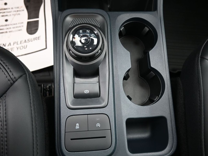 Ford Maverick Vehicle Full-screen Gallery Image 14