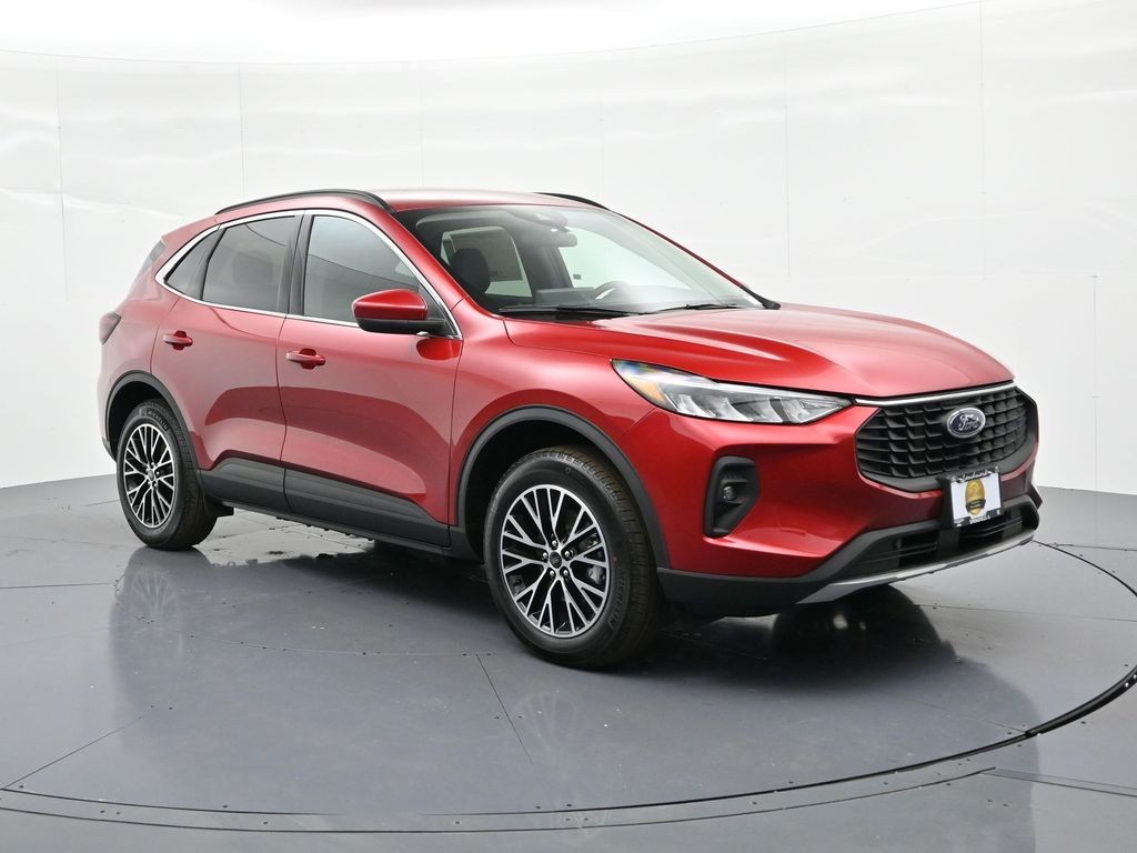 Ford Escape Plug-In Hybrid Vehicle Full-screen Gallery Image 4