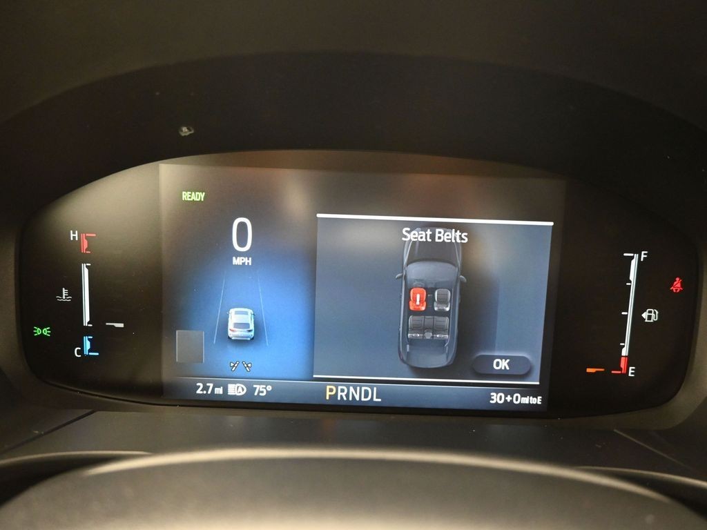 Ford Escape Plug-In Hybrid Vehicle Full-screen Gallery Image 11