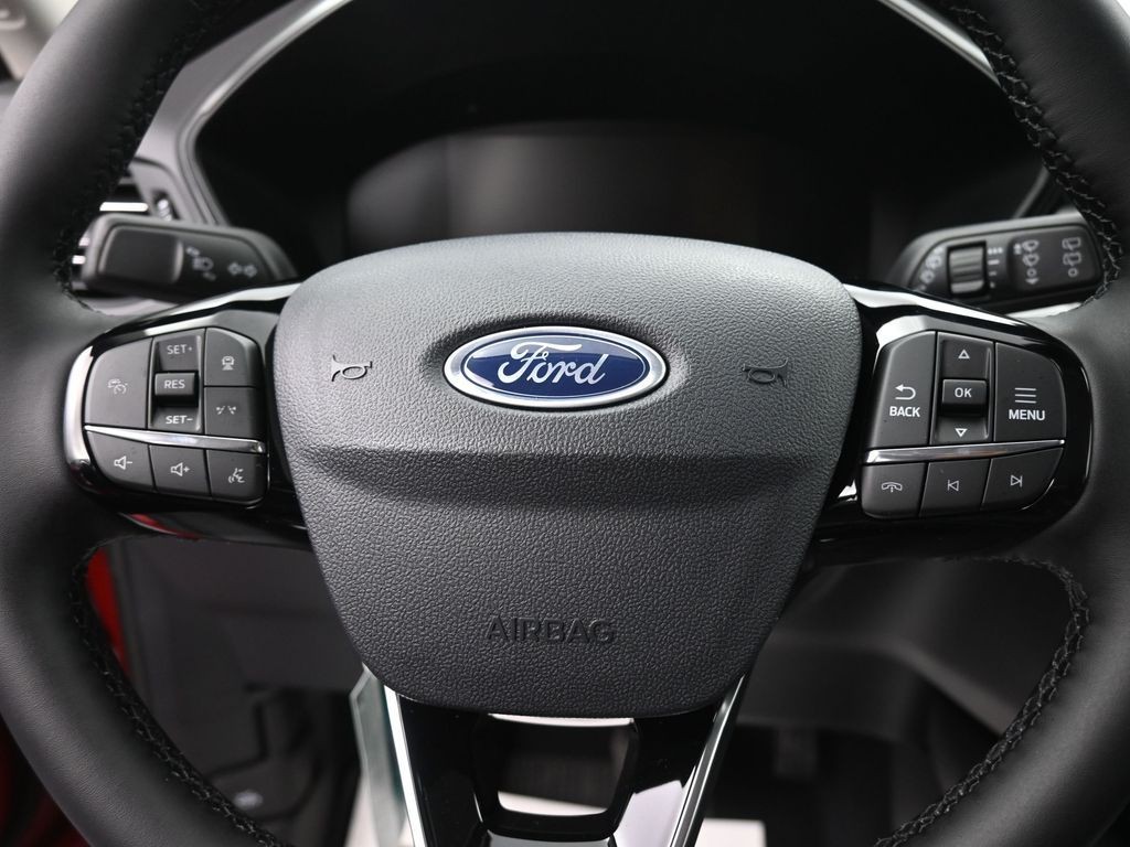 Ford Escape Plug-In Hybrid Vehicle Full-screen Gallery Image 15