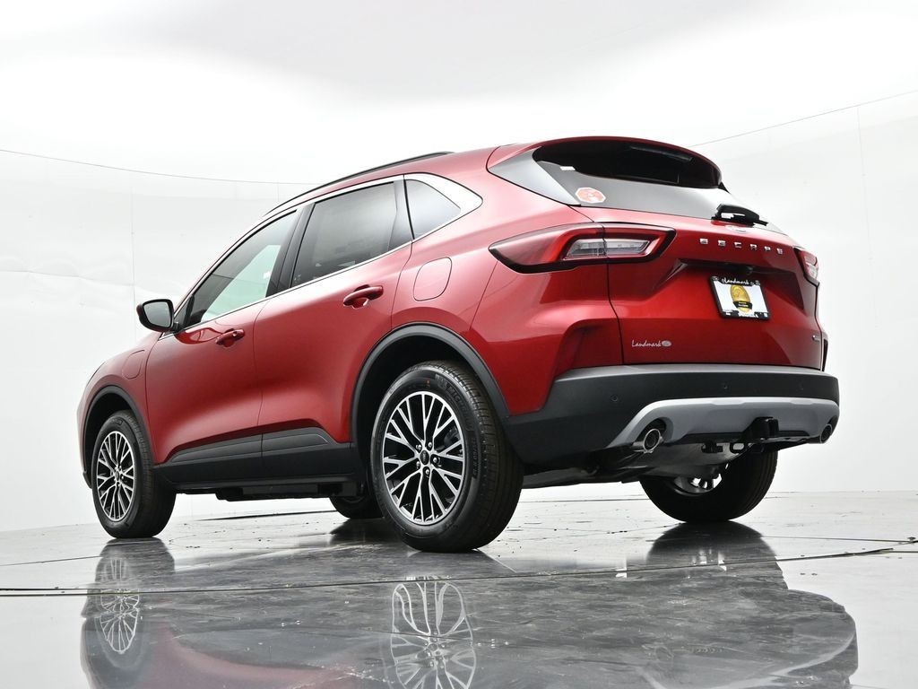 Ford Escape Plug-In Hybrid Vehicle Full-screen Gallery Image 27