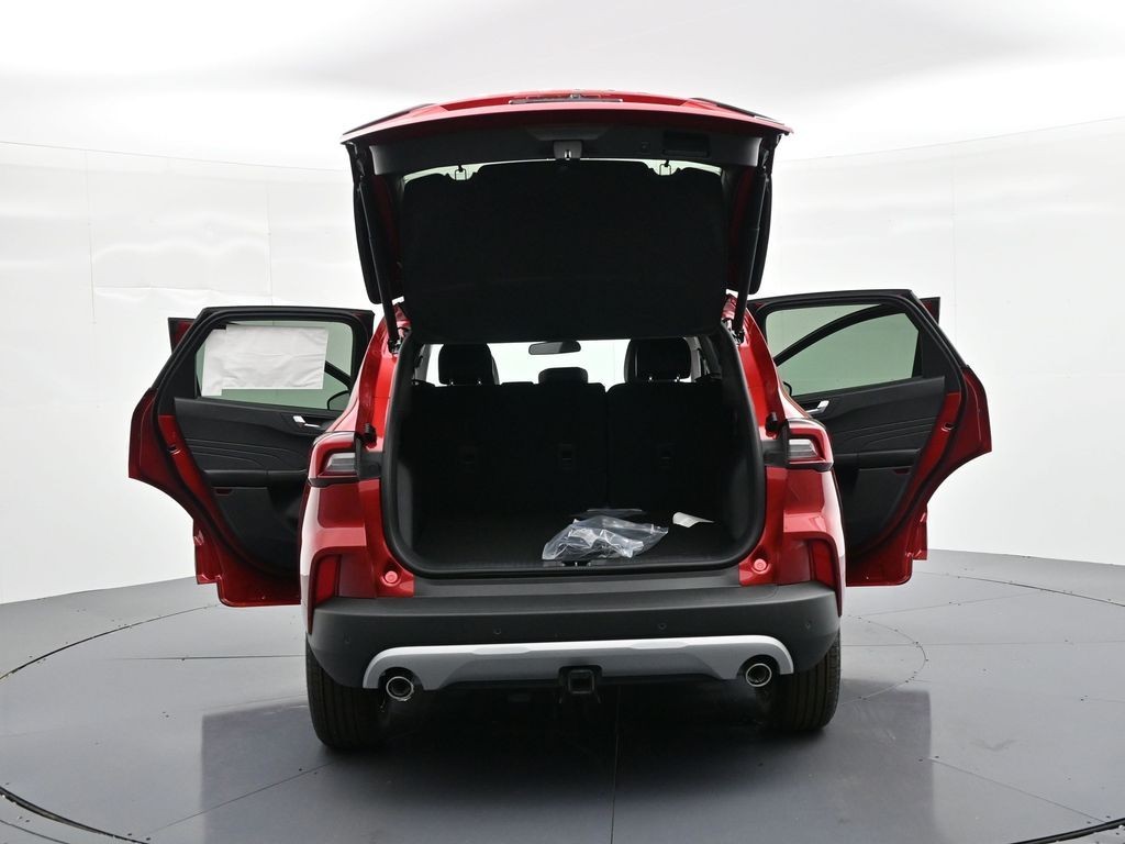 Ford Escape Plug-In Hybrid Vehicle Full-screen Gallery Image 34