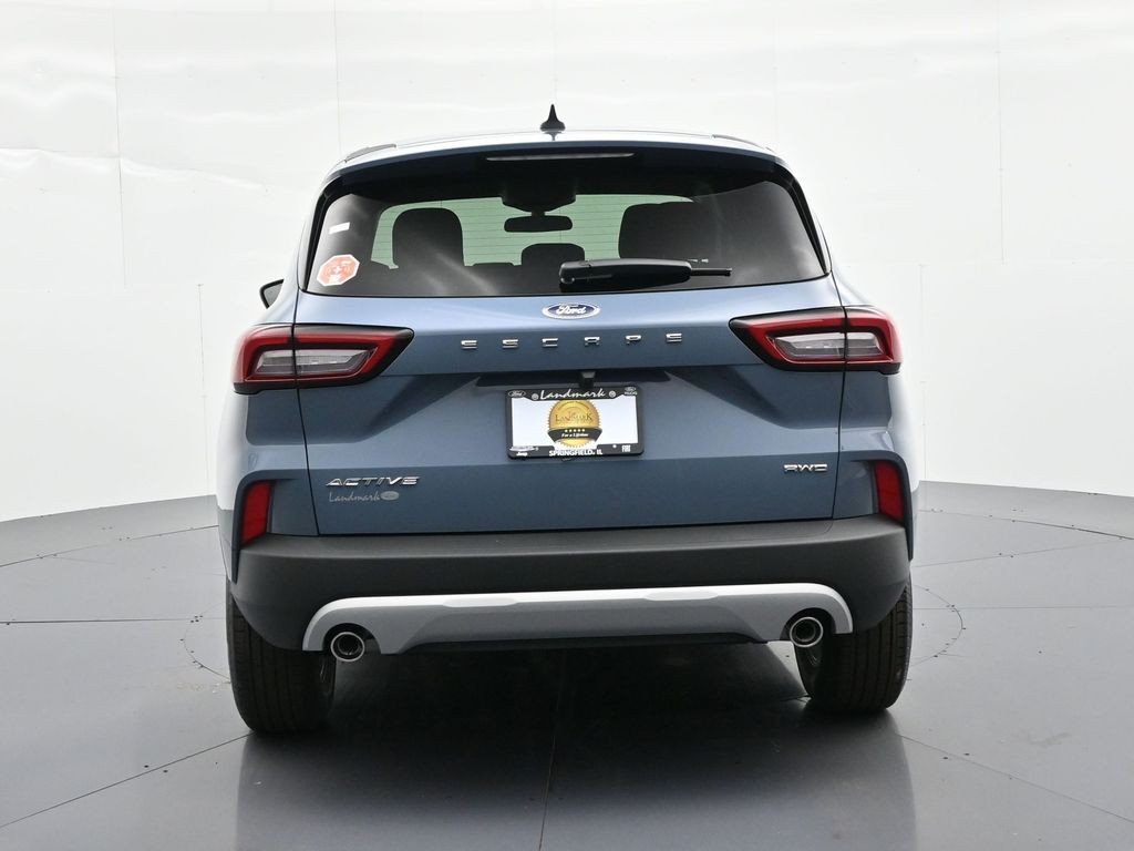 Ford Escape Vehicle Full-screen Gallery Image 7