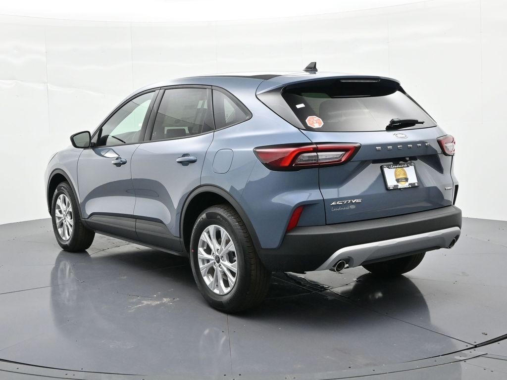 Ford Escape Vehicle Full-screen Gallery Image 8