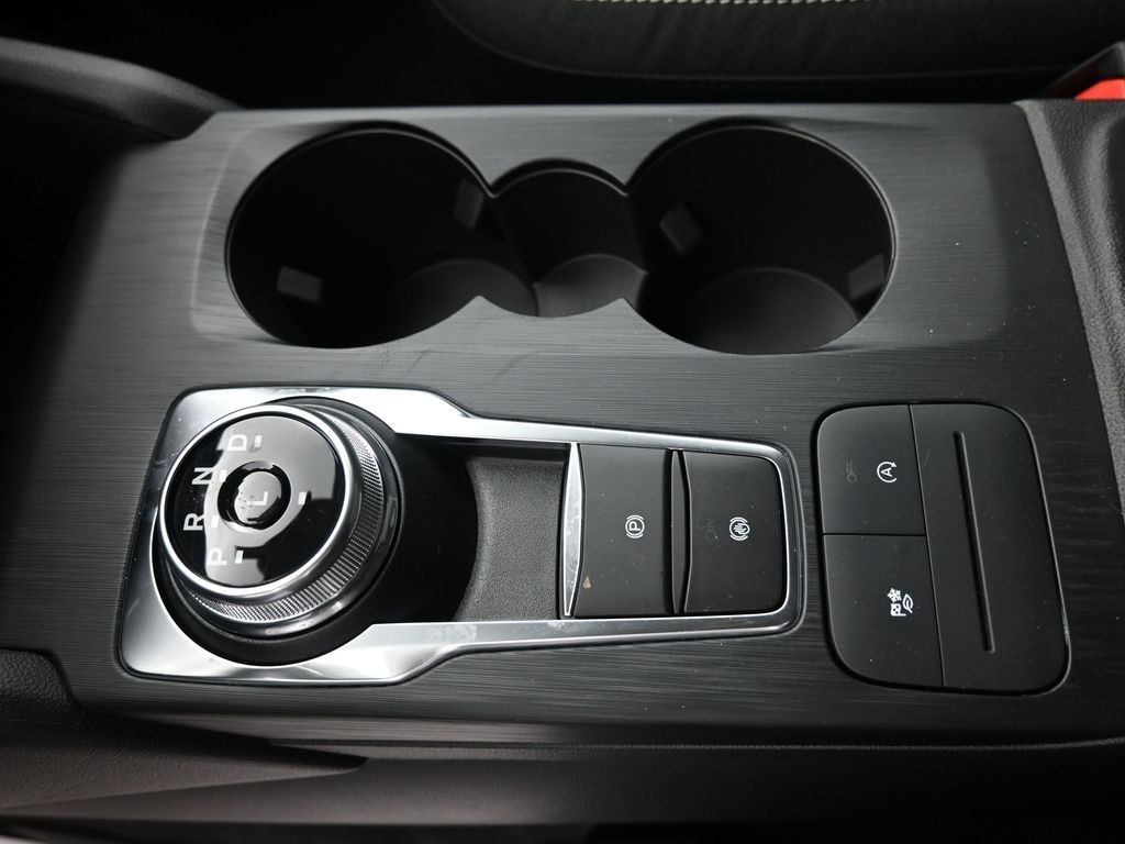 Ford Escape Vehicle Full-screen Gallery Image 17