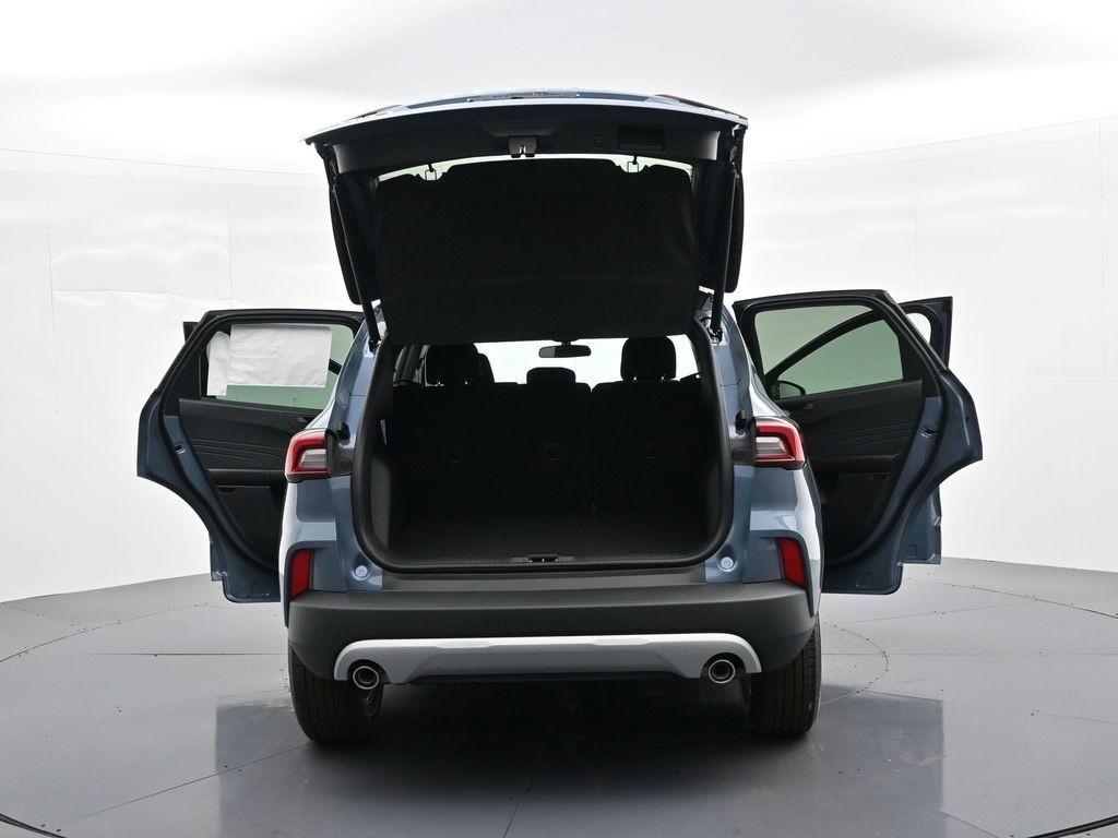 Ford Escape Vehicle Full-screen Gallery Image 30