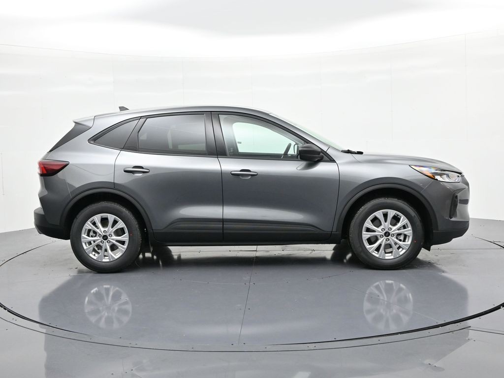 Ford Escape Vehicle Full-screen Gallery Image 5