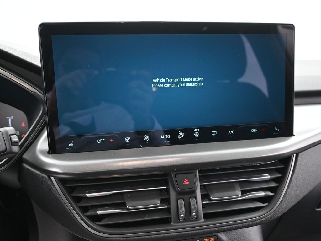 Ford Escape Vehicle Full-screen Gallery Image 10