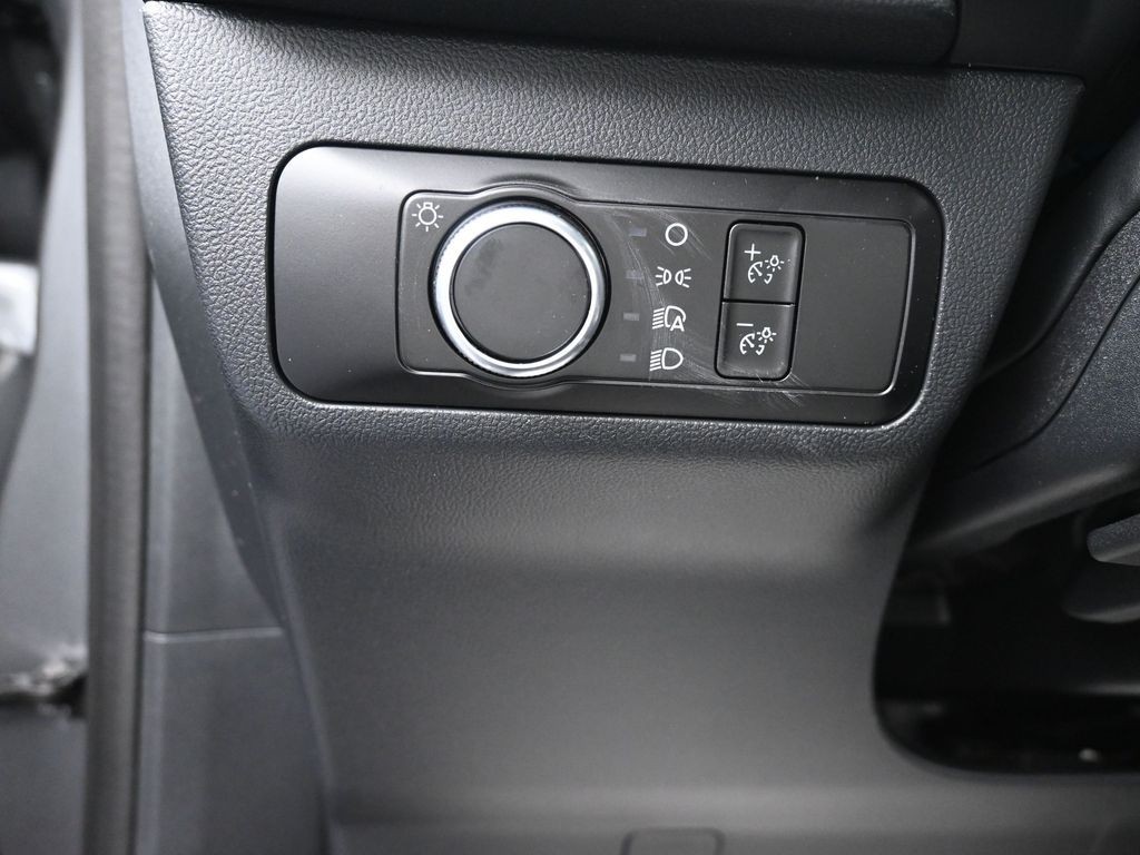 Ford Escape Vehicle Full-screen Gallery Image 14