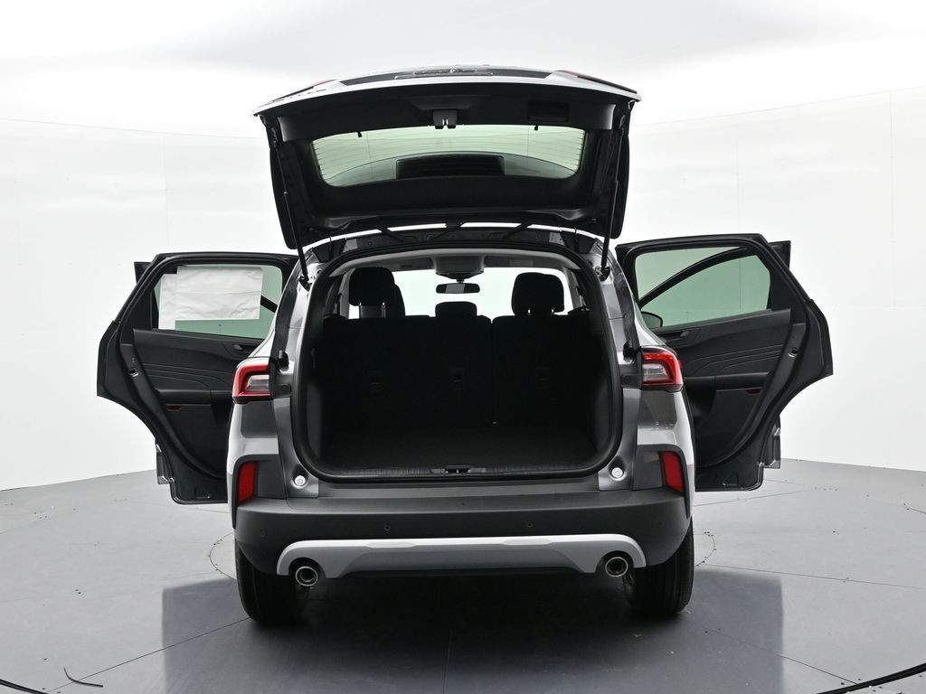 Ford Escape Vehicle Full-screen Gallery Image 29