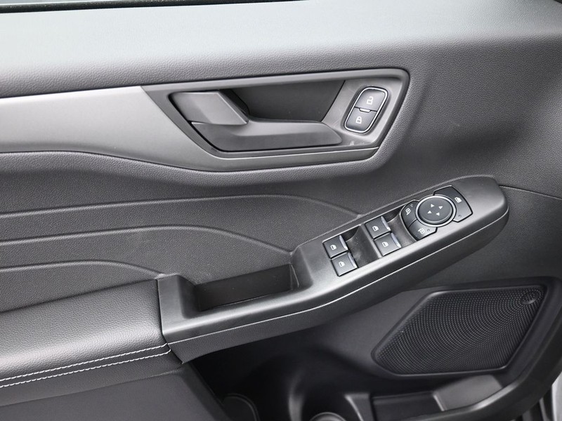 Ford Escape Vehicle Full-screen Gallery Image 15