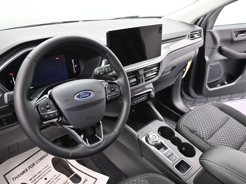 Ford Escape Vehicle Full-screen Gallery Image 16