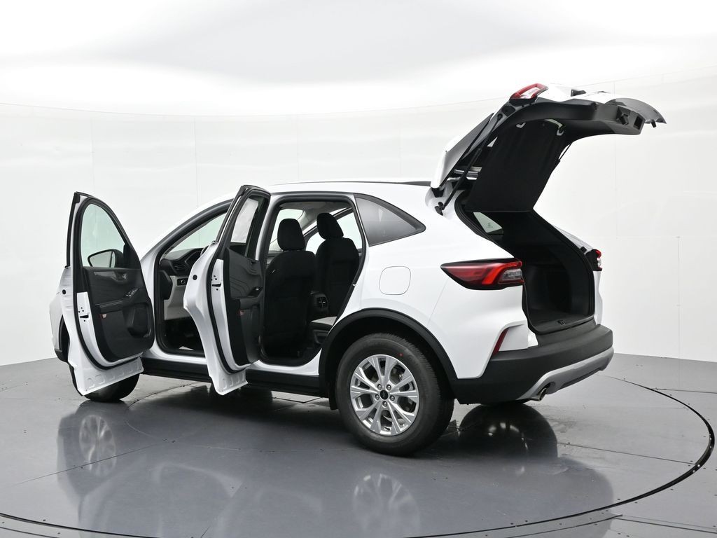 Ford Escape Vehicle Full-screen Gallery Image 26