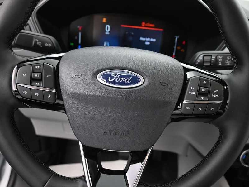 Ford Escape Vehicle Full-screen Gallery Image 13