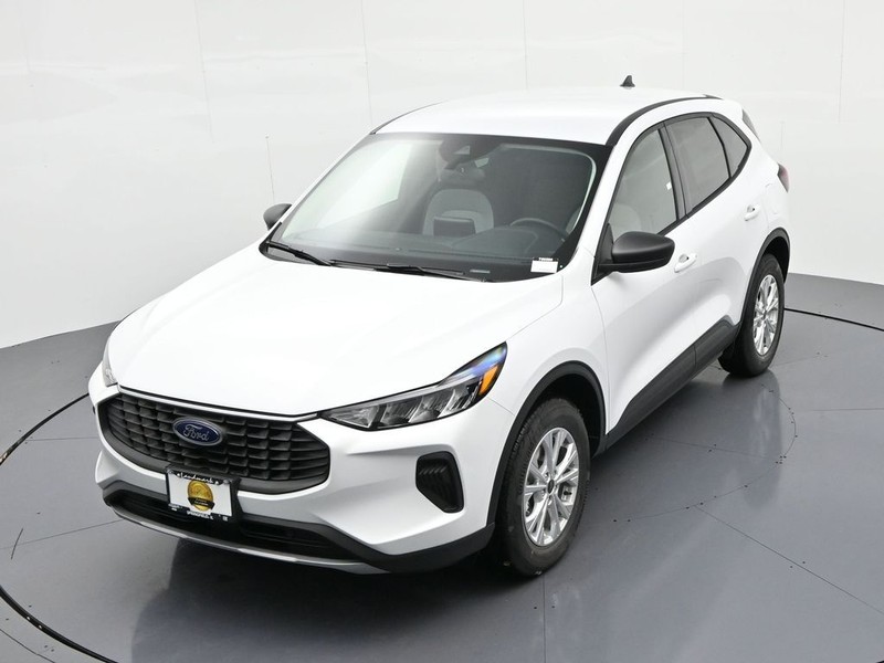 Ford Escape Vehicle Full-screen Gallery Image 19