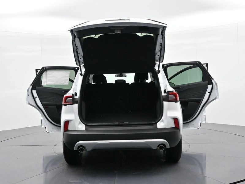 Ford Escape Vehicle Full-screen Gallery Image 28